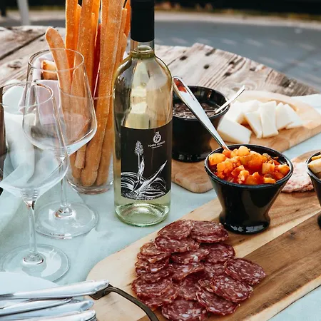 Torre Veglio Lodge Terruggia